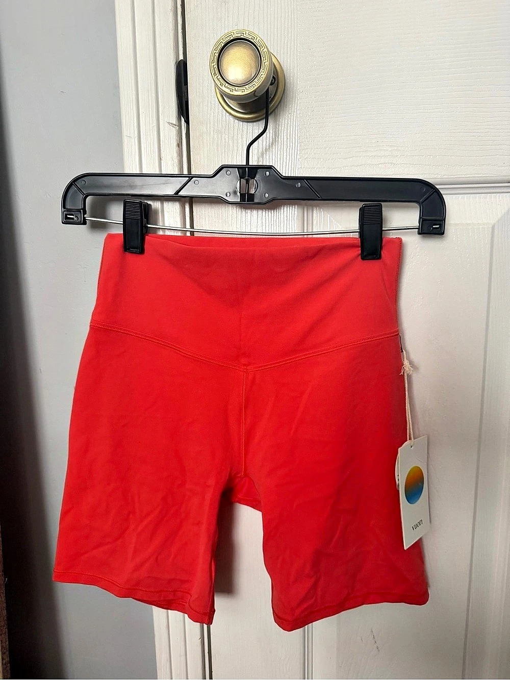 Vuori All the form Short Coral Size S NWT - Picture 2 of 6
